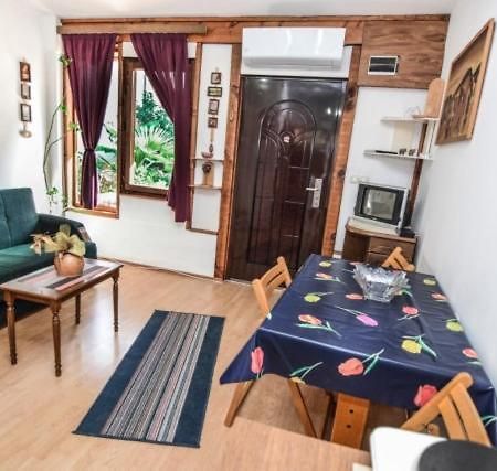 Backyard Apartment オフリド エクステリア 写真