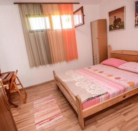 Backyard Apartment オフリド エクステリア 写真