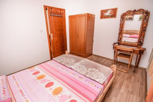 Backyard Apartment オフリド エクステリア 写真